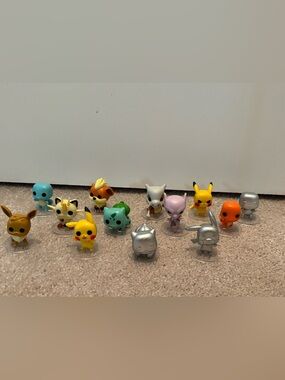 Pokemon Mini Funko Pop Advent Calendar Figure Mew Pikachu Evee Meowth Cubone